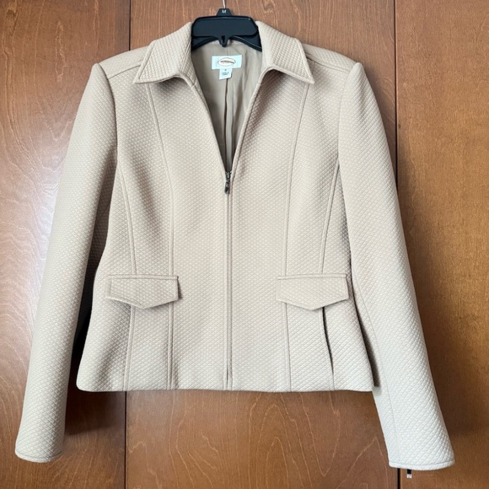 Talbots Tan Quilted V Neck Zip Front, Sleeves Jacket NWOT Sz 8